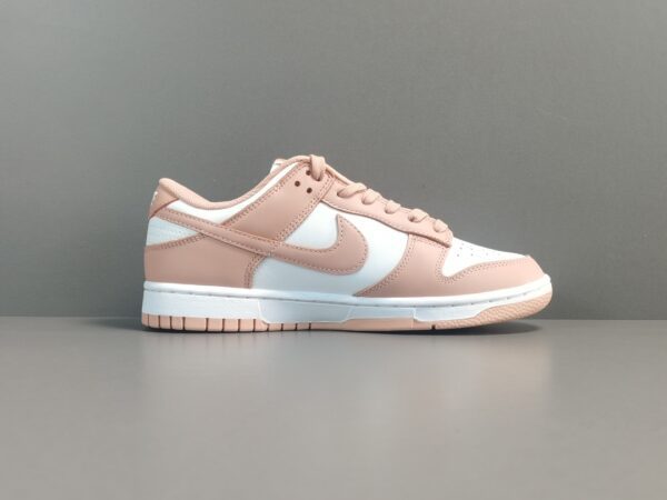 NIKE DUNK LOW ROSE WHISPER - Imagen 2