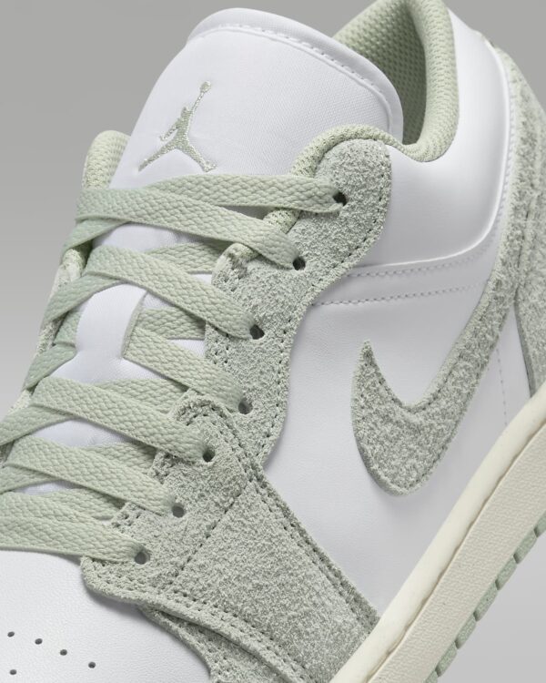 AIR JORDAN 1 LOW SE BLANCO VELA - Imagen 2