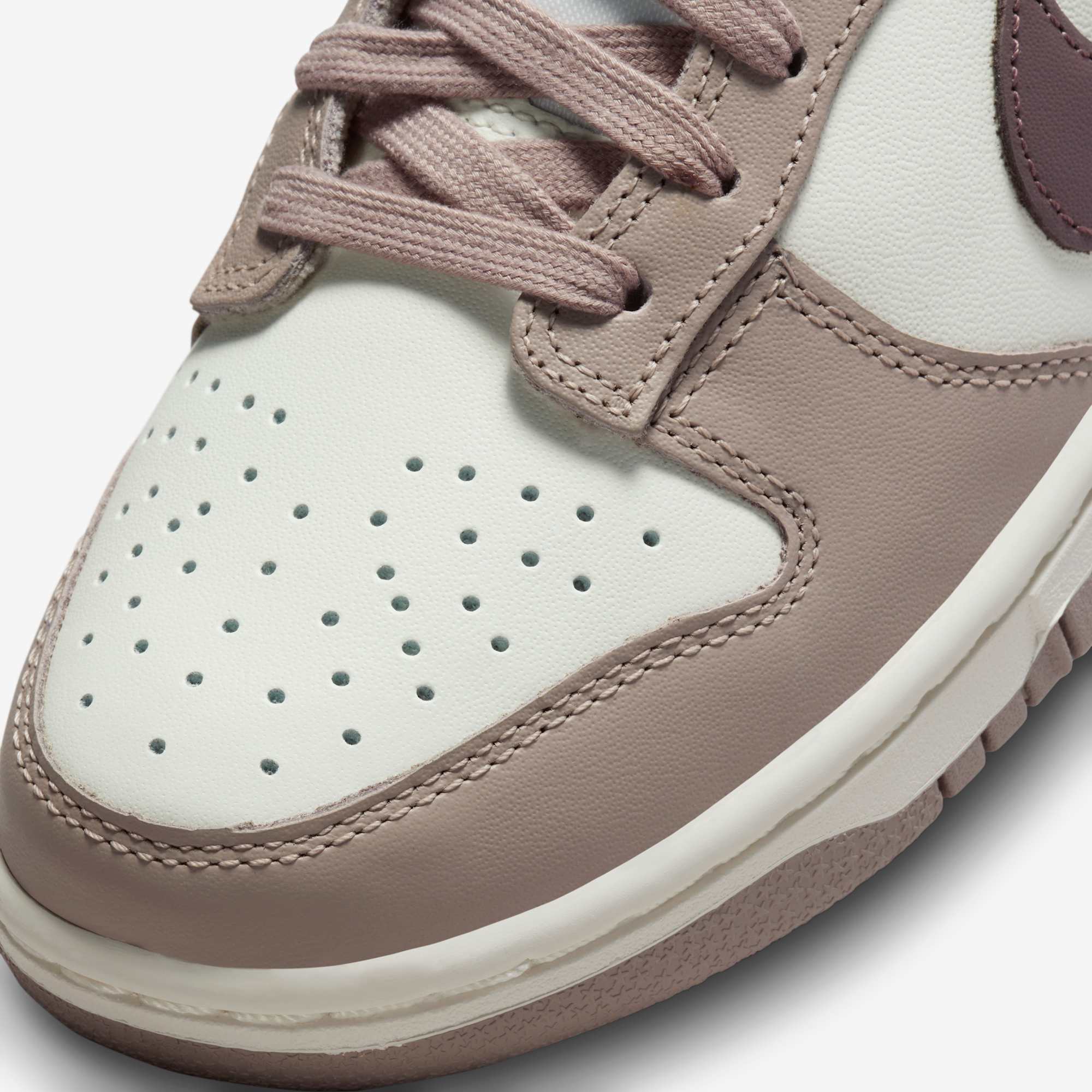 NIKE DUNK LOW DIFFUSED TAUPE - Imagen 3